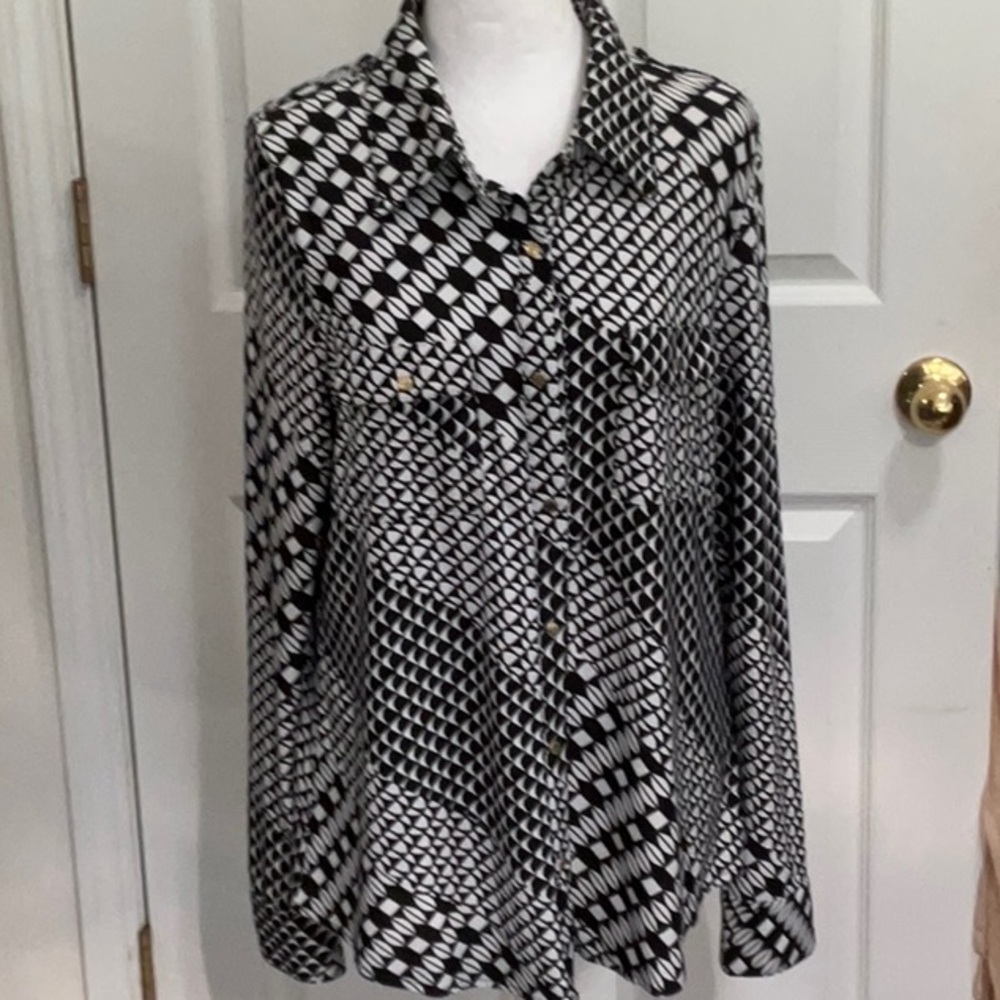 VERTIGO LONG SLEEVE TOP SIZE XL NWOT